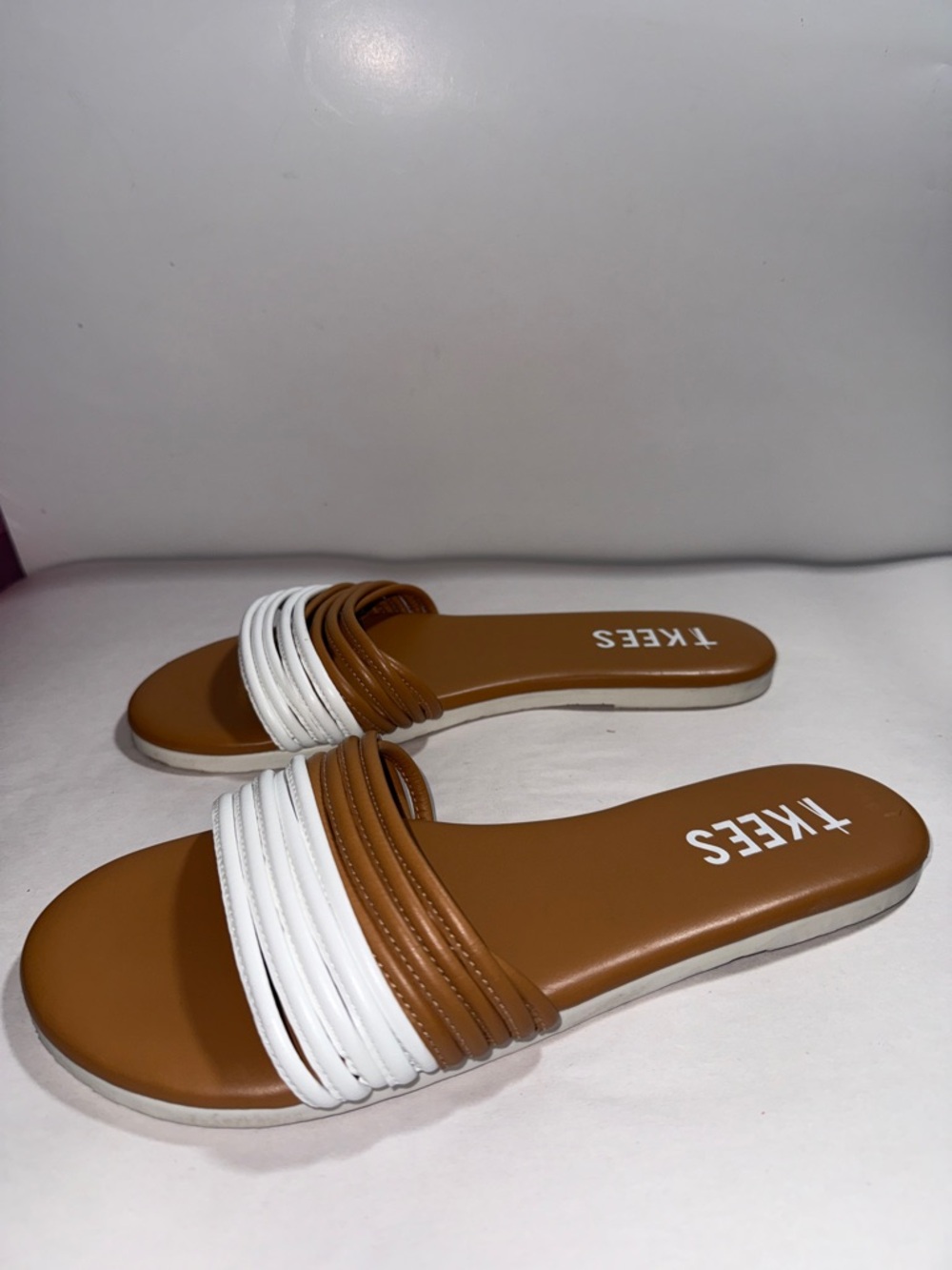 TKEES Caro layered-strap slide sandals in a tan and white size 9